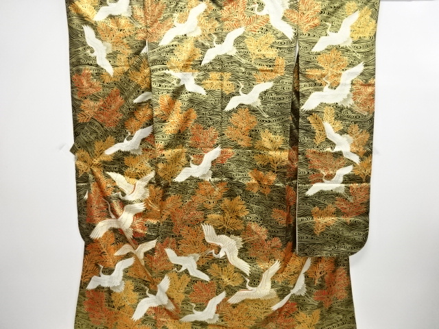 リサイクル　金彩松葉に群鶴模様刺繍振袖